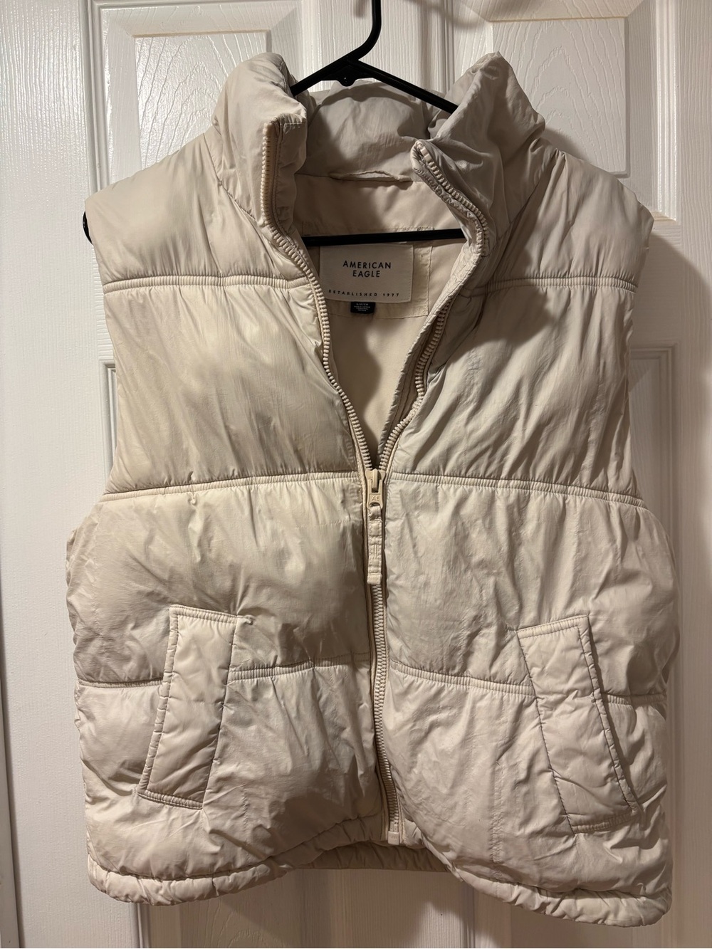 American Eagle Outfitters Cream Puffer Vest
